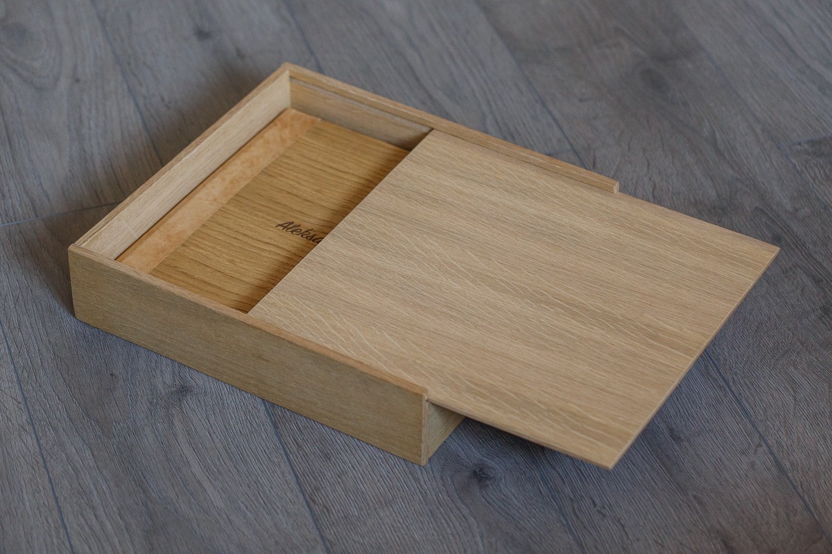 SkyBook Studio Standard Wood Box UV Graviranje