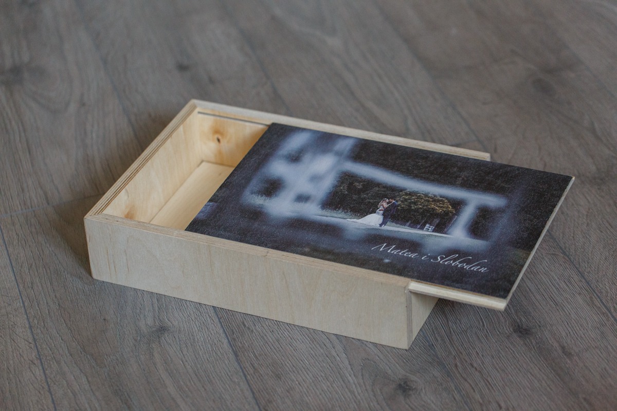 SkyBook Studio Standard Wood Box Graviranje UV Print