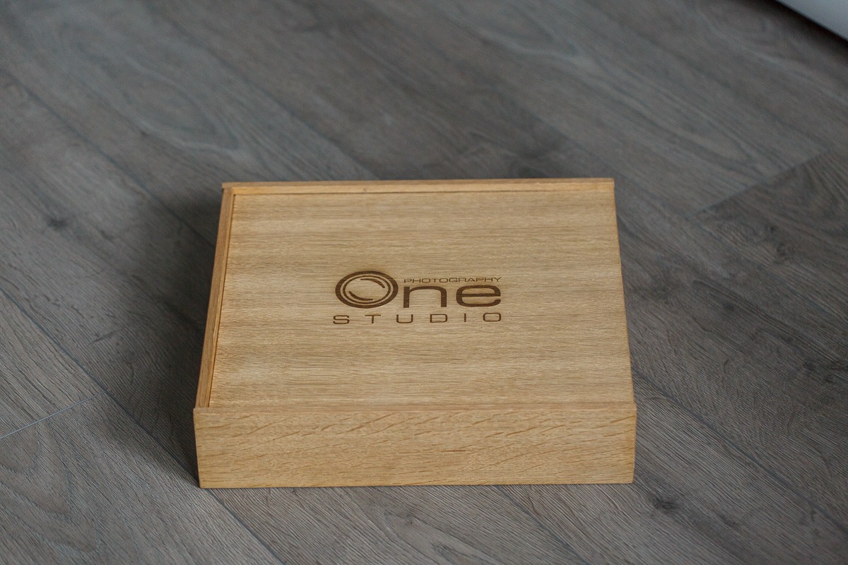SkyBook Studio Standard Wood Box UV Graviranje
