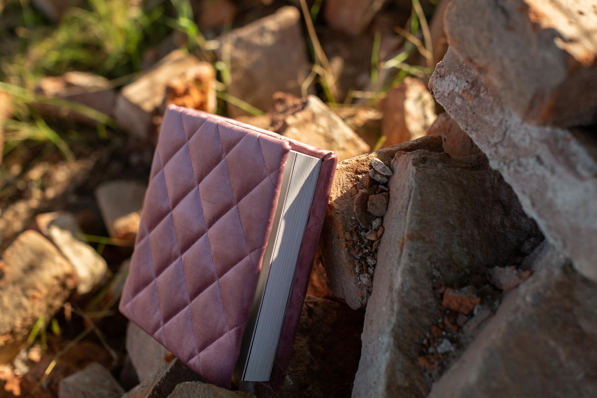 SkyBook Nevio Collection Pink